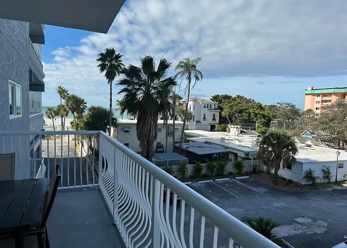 Retreat In Redington Shores * Clearwater Beach