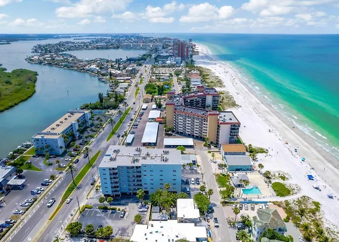 Apartment Retreat In Redington Shores *